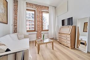 Studio z Antresolą by Renters