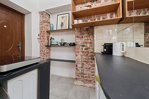 Studio z Antresolą by Renters