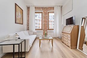 Studio z Antresolą by Renters