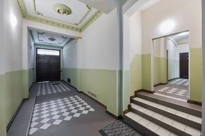 Studio z Antresolą by Renters