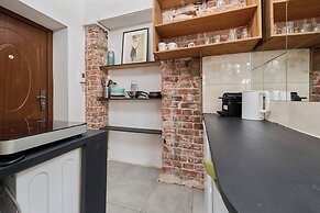 Studio z Antresolą by Renters