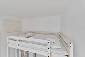 Studio z Antresolą by Renters