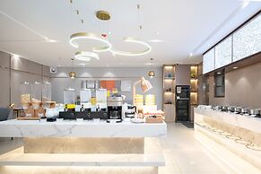 Poltton International Hotel