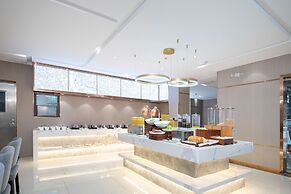 Poltton International Hotel