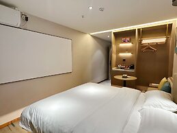 Poltton International Hotel