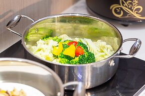 Poltton International Hotel