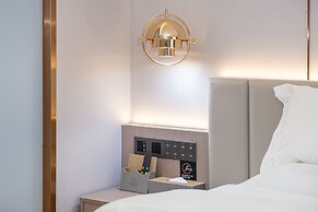 Poltton International Hotel