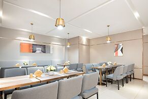 Poltton International Hotel