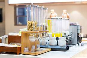 Poltton International Hotel