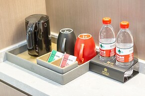 Poltton International Hotel