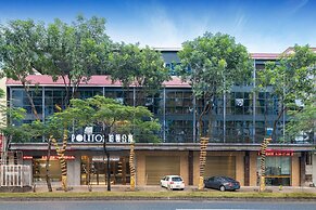 Poltton International Hotel