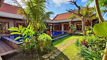 Puri Abian Ari