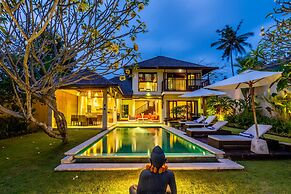 Pristine Villa Yuyu Balian