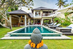 Pristine Villa Yuyu Balian