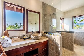 Pristine Villa Yuyu Balian