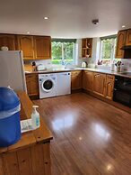 Beautifully Set 3-bed Cottage in Marlborough