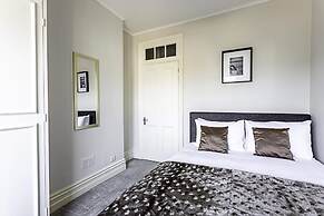 Beautiful Abode In Fulham Broadway