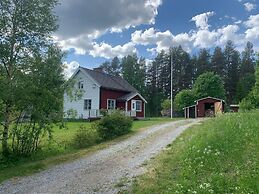 Cozy Swedish House With Fireplace & big Garden