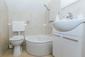 Apartment Dajana, near the beach