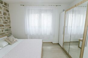 Apartment Dajana, near the beach