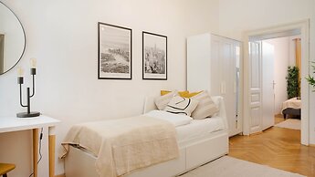 Designer Apartments - Near Danube
