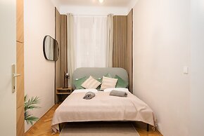 Designer Apartments - Near Danube