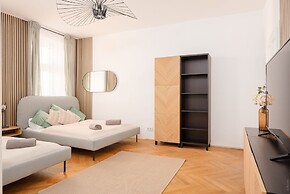 Designer Apartments - Near Danube