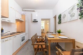 Designer Apartments - Near Danube