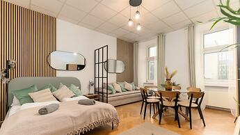 Designer Apartments - Near Danube