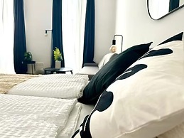 Designer Apartments - Near Danube
