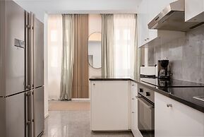 Designer Apartments - Near Danube