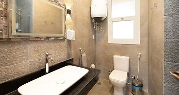 Prime Select Village Gate