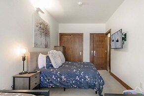 Sunvail Condos 33c 2 Bedroom Condo by RedAwning