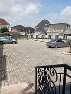 1 Oak Apartments Guzape