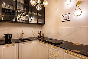 Canvas House Fragola Apartments