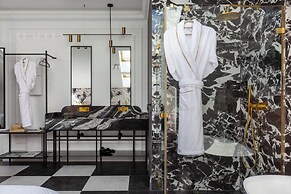 Canvas House Fragola Apartments