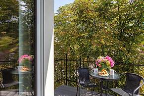 Canvas House Fragola Apartments