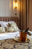 Canvas House Fragola Apartments