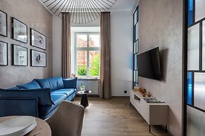 Canvas House Fragola Apartments