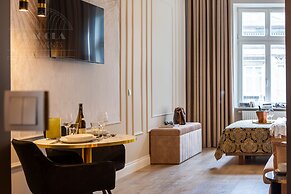 Canvas House Fragola Apartments