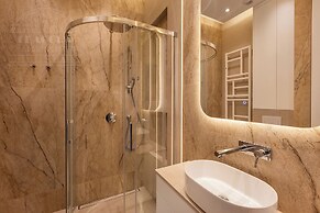 Canvas House Fragola Apartments