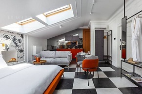 Canvas House by Fragola Collection