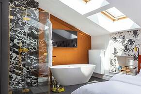 Canvas House Fragola Apartments