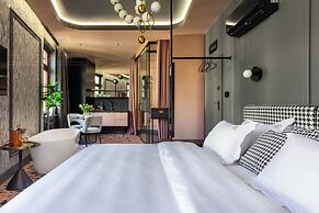 Canvas House Fragola Apartments