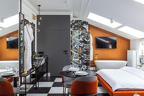 Canvas House Fragola Apartments