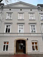 Canvas House Fragola Apartments