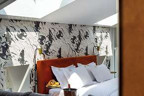 Canvas House Fragola Apartments