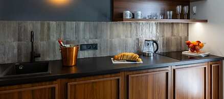 Canvas House Fragola Apartments