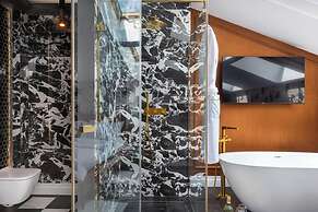 Canvas House Fragola Apartments