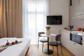 Canvas House Fragola Apartments